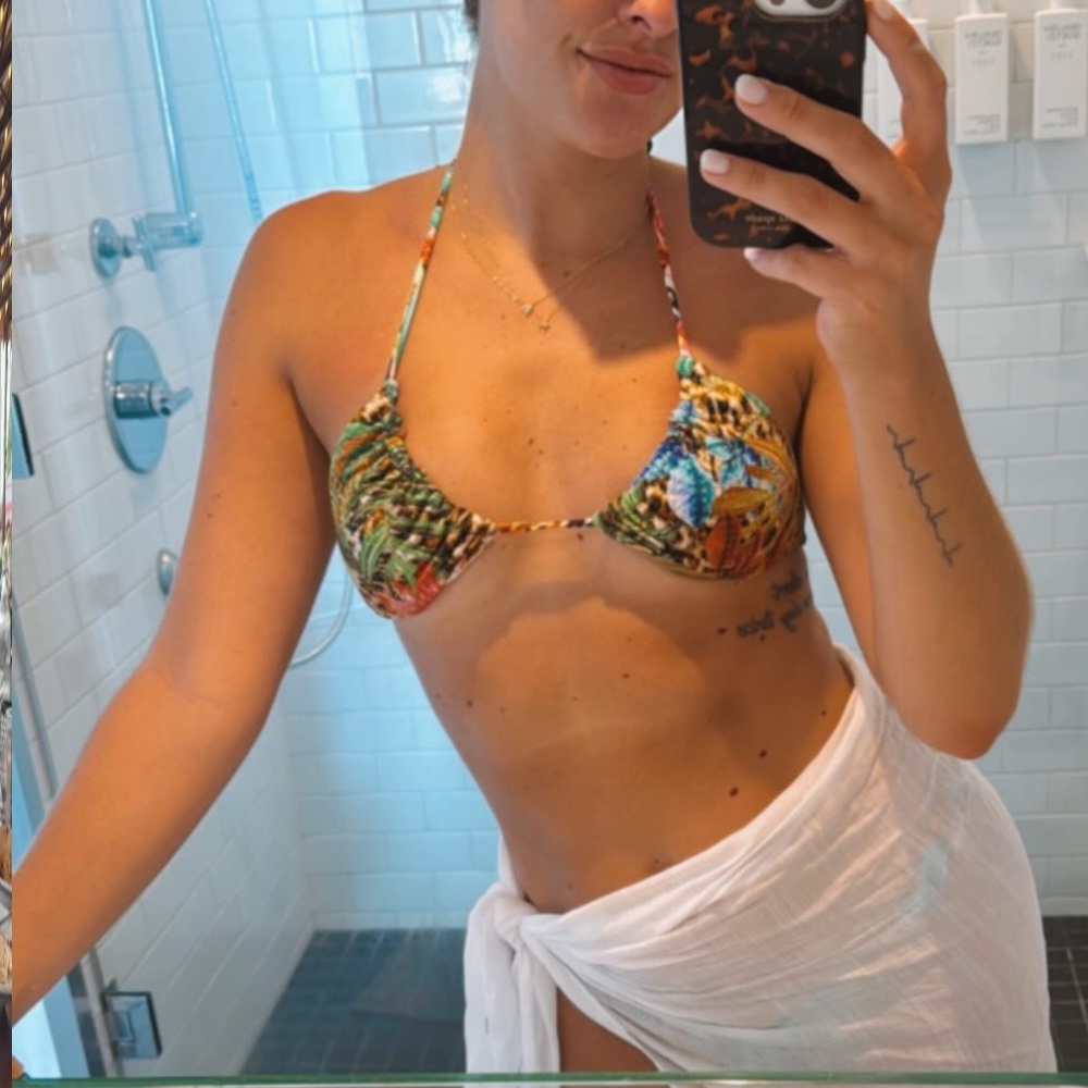 Luli Fama bikini - Picture 7 of 7